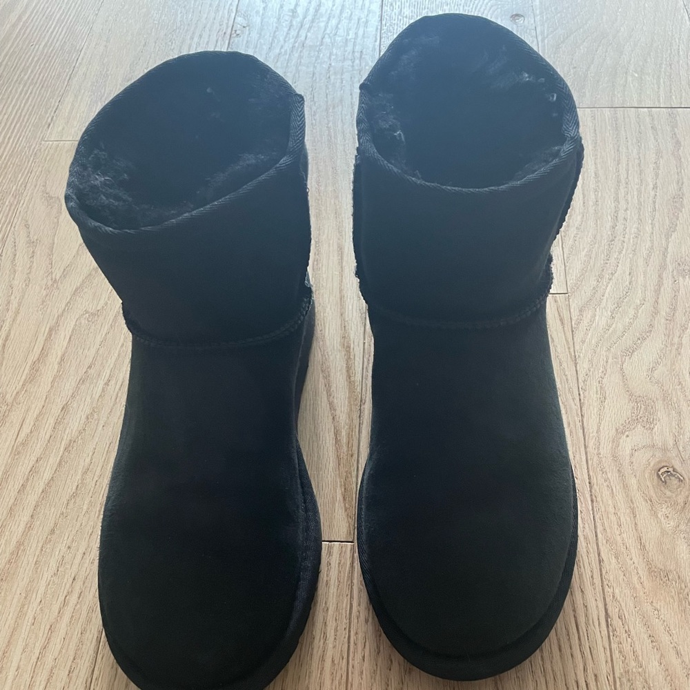 Black Uggs - image 4
